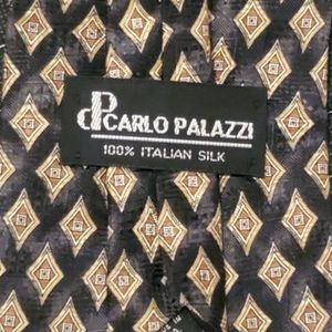 Vintage Italian 100% silk Men's Print Tie.